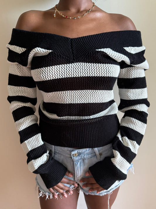 00's Off shoulder striped knit • Size M/L