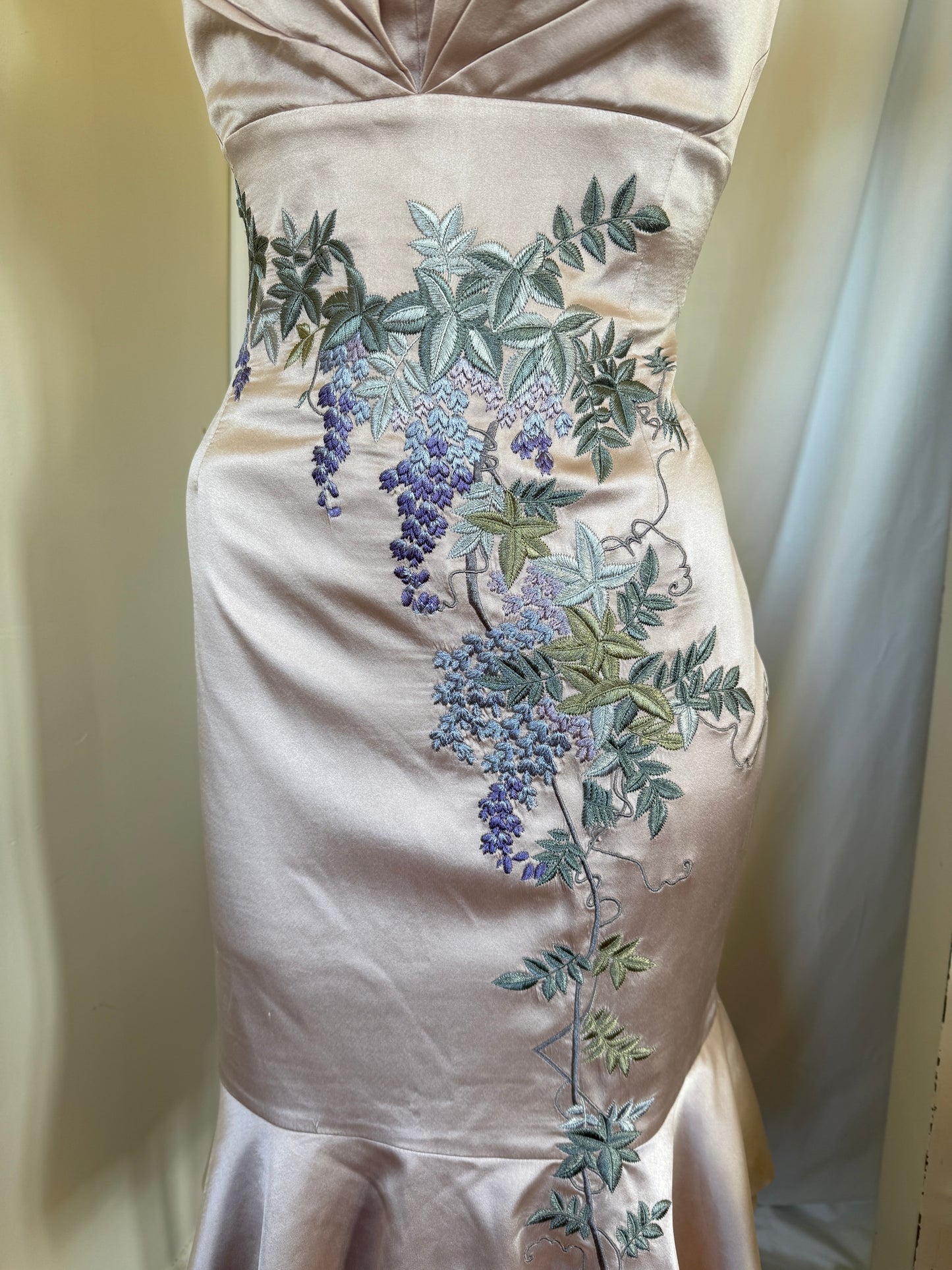 00's Karen Millen silk embroidered midi • Size M