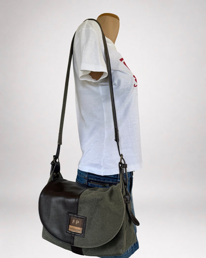 00's Khaki canvas utility bag w pleather panels