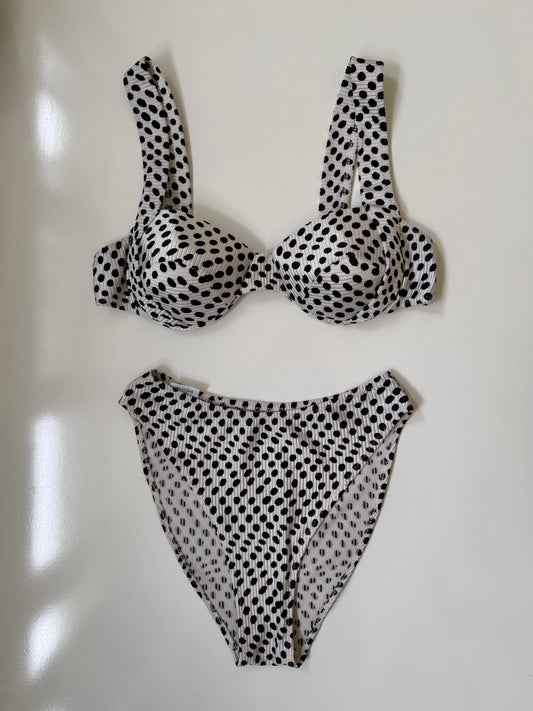 Vintage polka dot bikini • Size 12