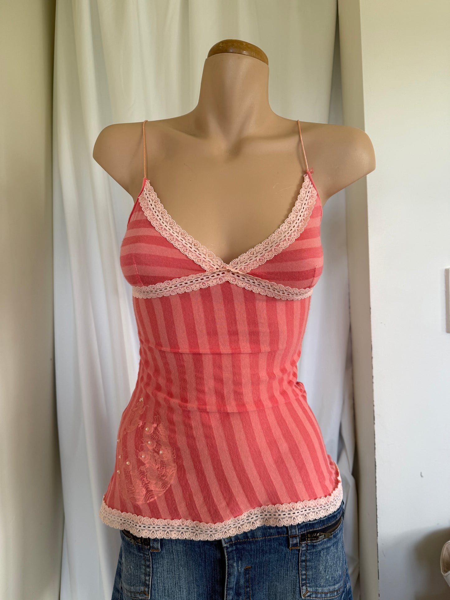 00's Candy pink stripe cami w diamantes • Size M
