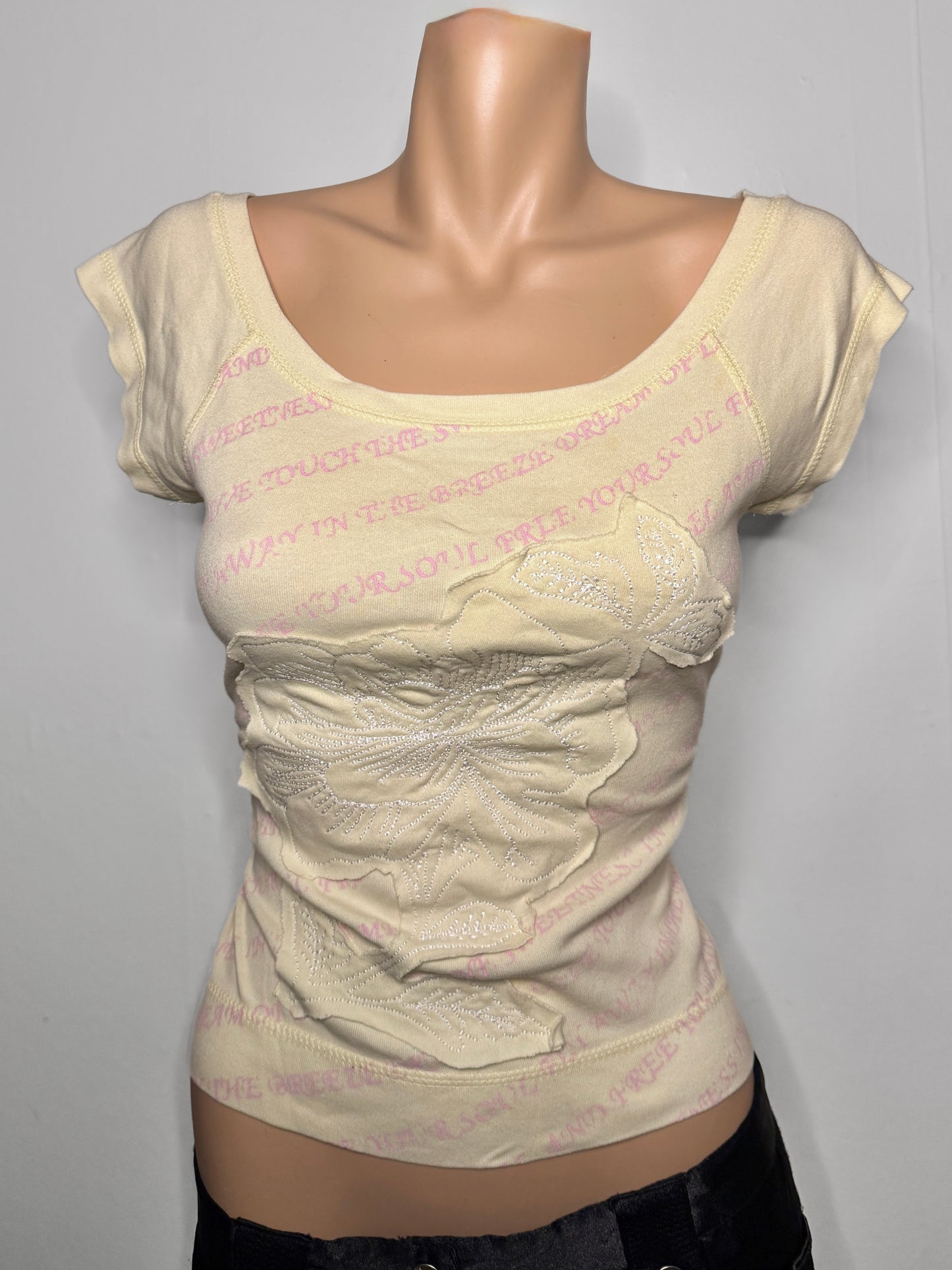 00's Influence pale yellow embroidered baby tee • Size S