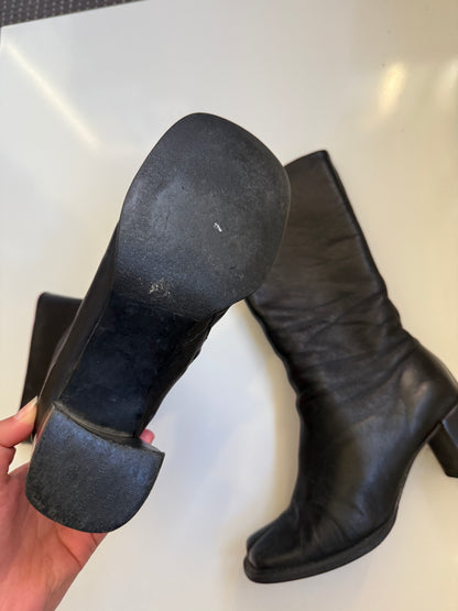 NZ 90's Genuine leather square toe block heel boots • Size 8
