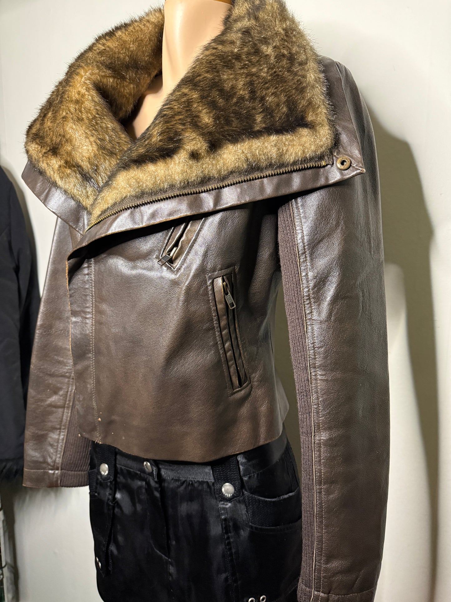 00's Genuine leather Morgan De Toi jacket w faux fur • Size S