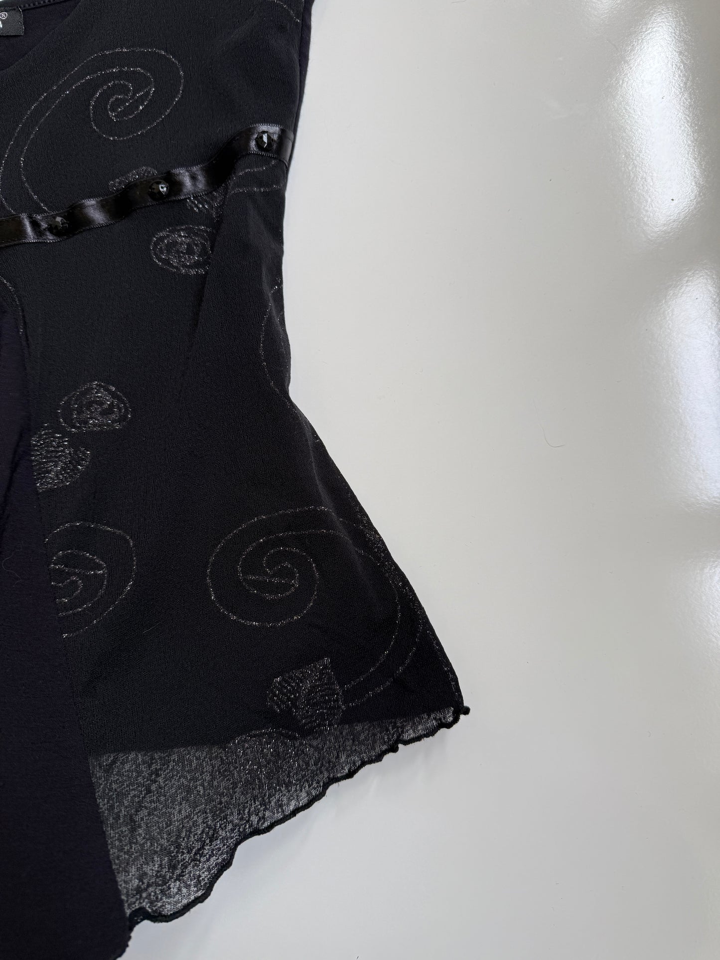 00's Asymmetric cami w ribbon detail • Size S