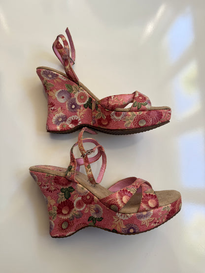 00s Rave platform sandals • Size 7