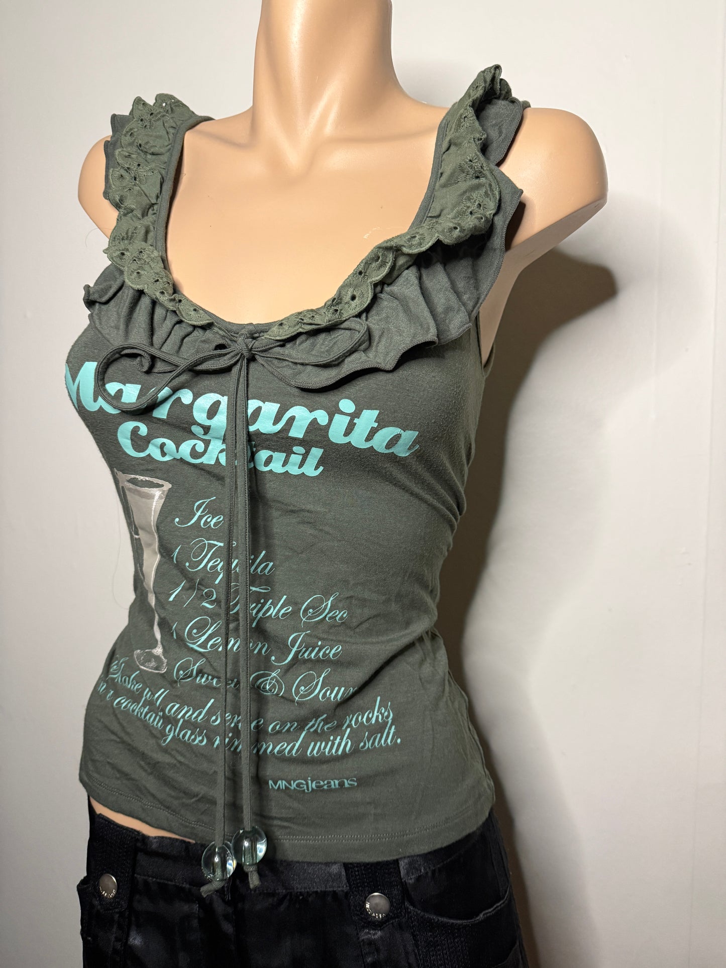 00's Margarita ruffle tank • Size M