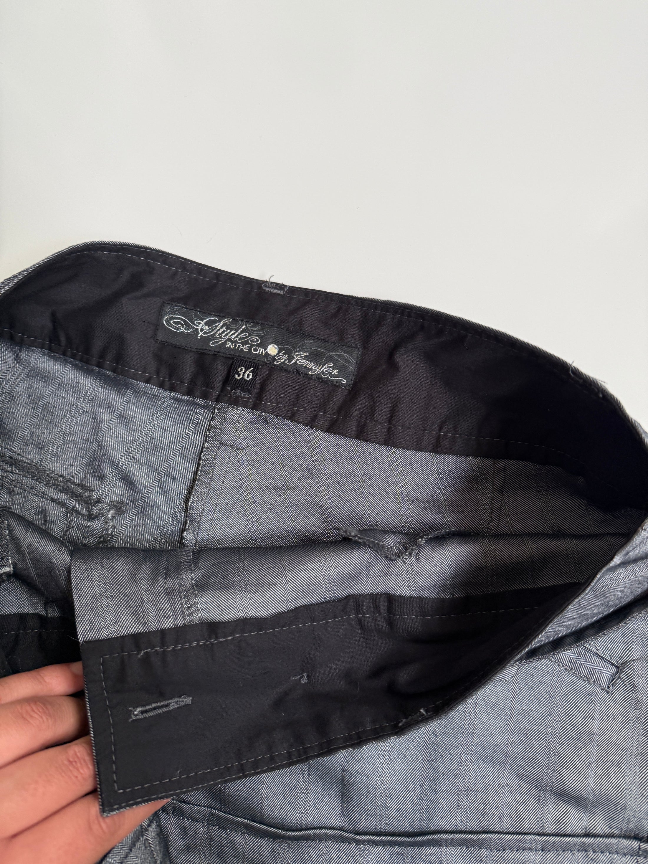 00's Jennyfer dark chrome pinstripe micro shorts • Size 8