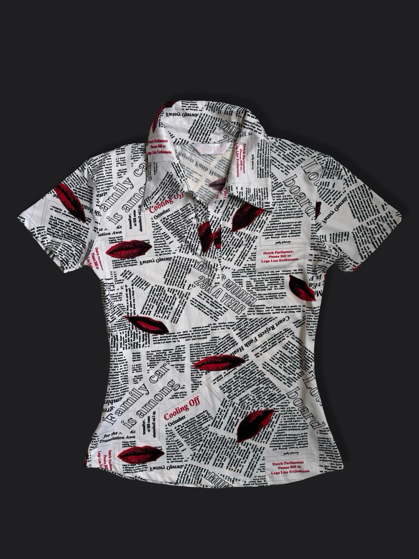 00's Lips newspaper print top • Size L