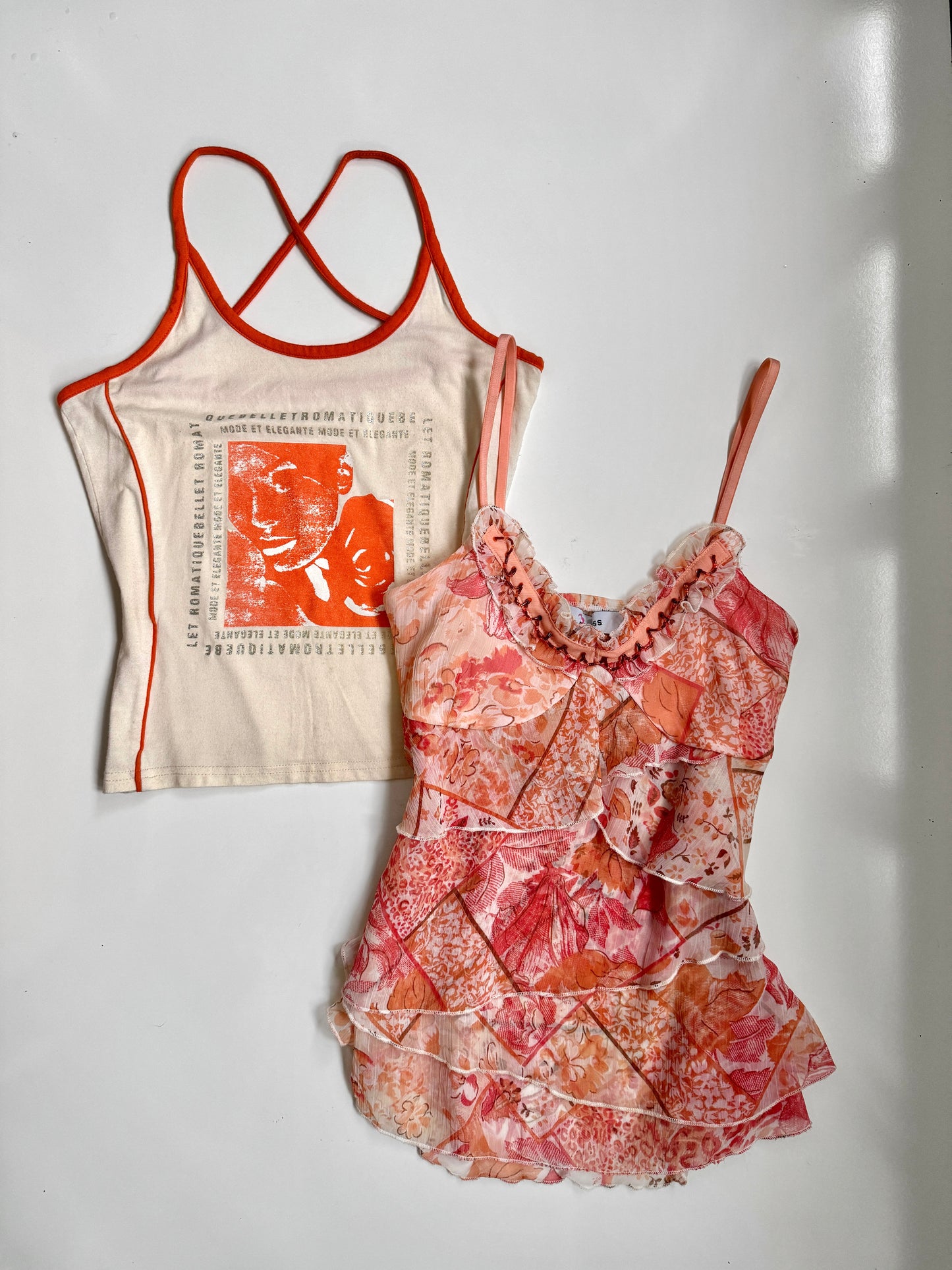 00's Graphic print cross back tank • Size S