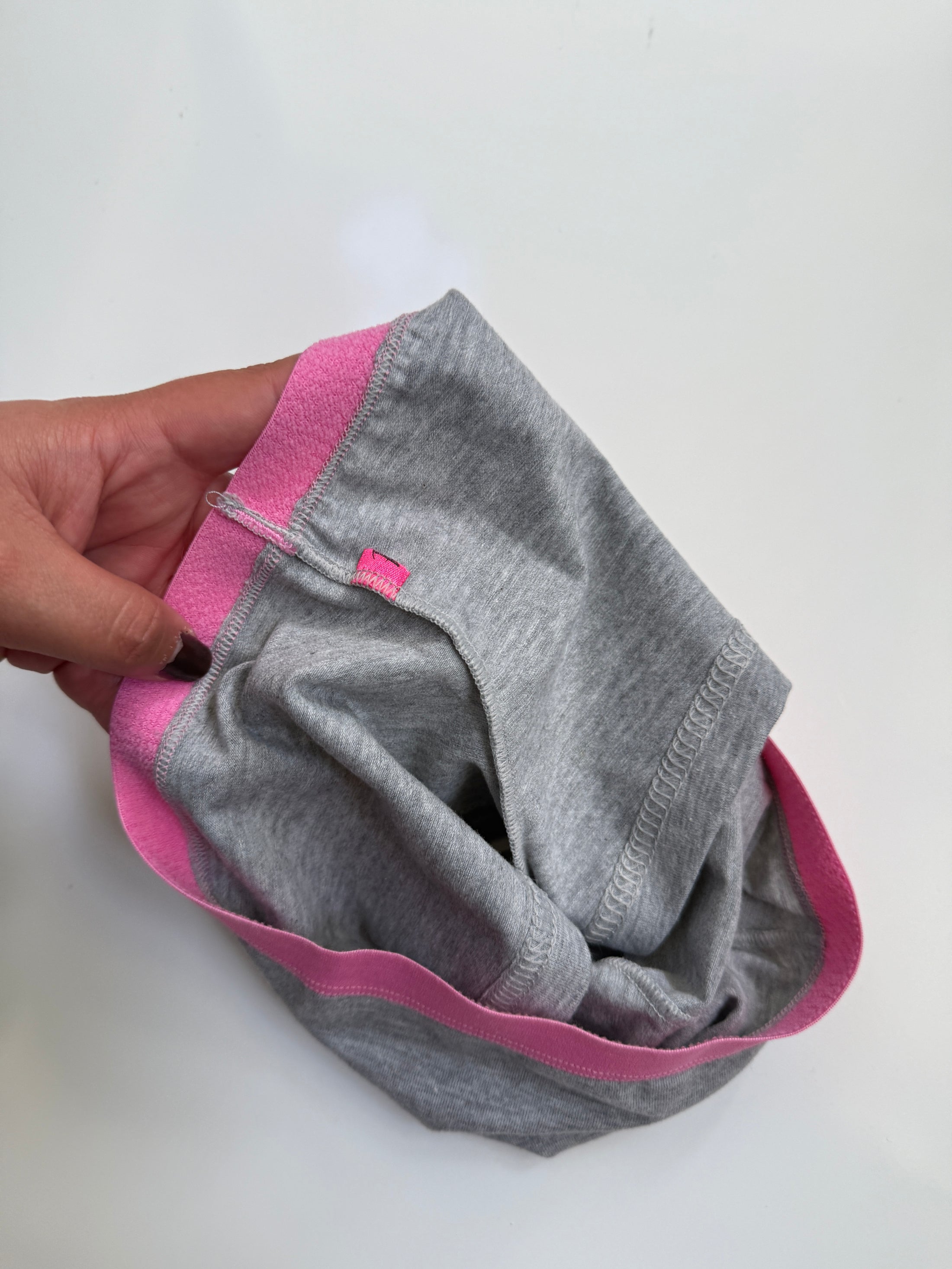 Deadstock 00's Hello Kitty boy shorts • Size XS