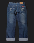 Load image into Gallery viewer, 00's Guess denim capris • Size 6
