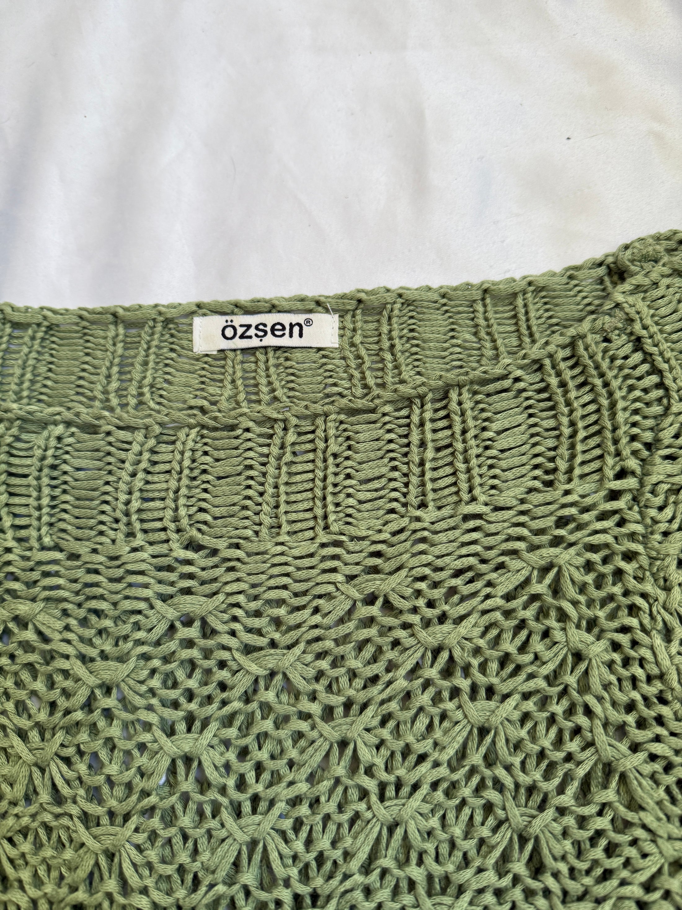 00's khaki crochet off shoulder knit