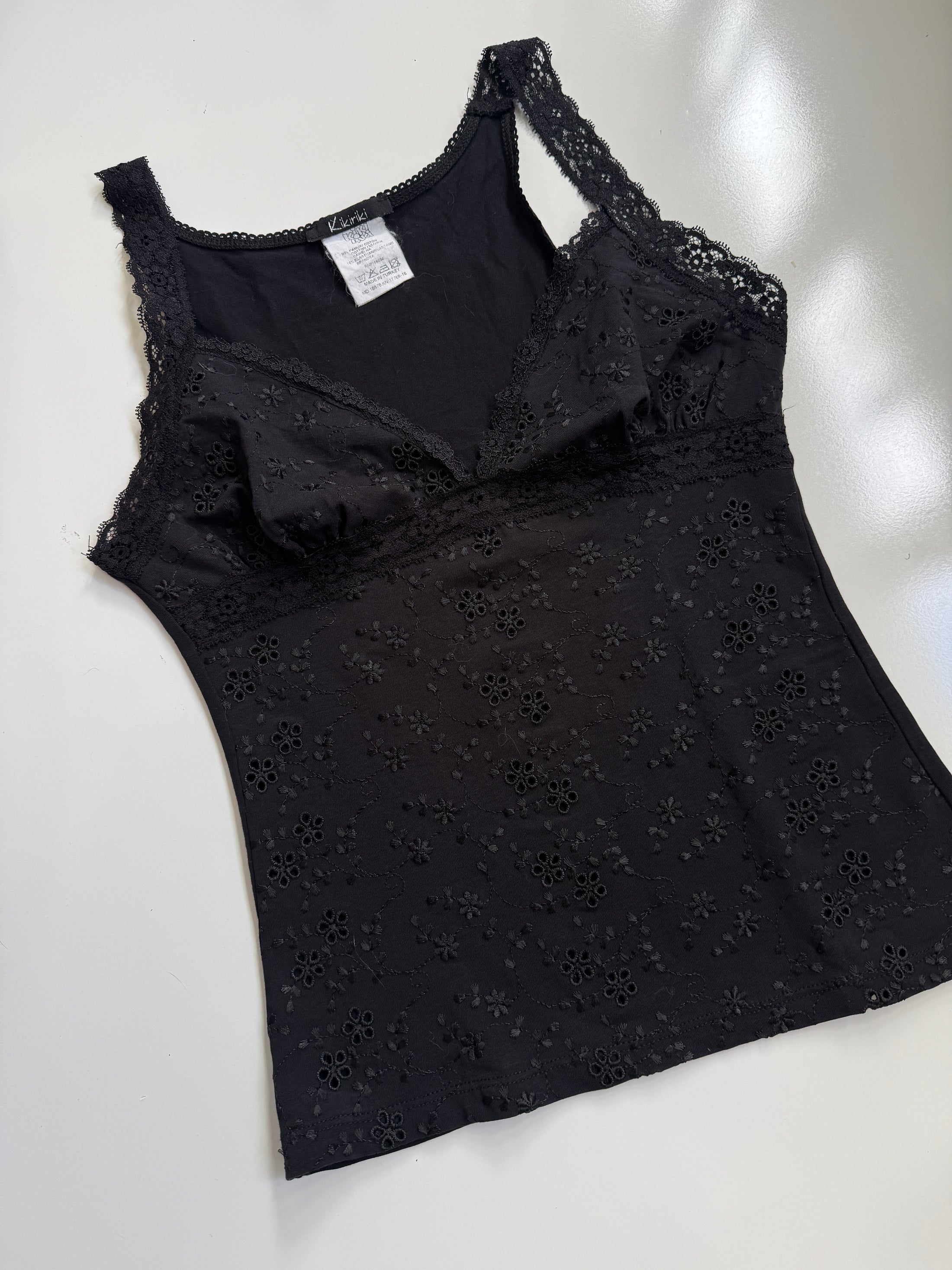 00's Anglaise cami w lace trim • Size S