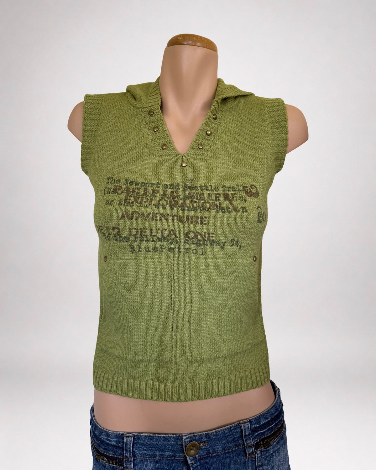 00's Wool studded knit vest w hood • Size S