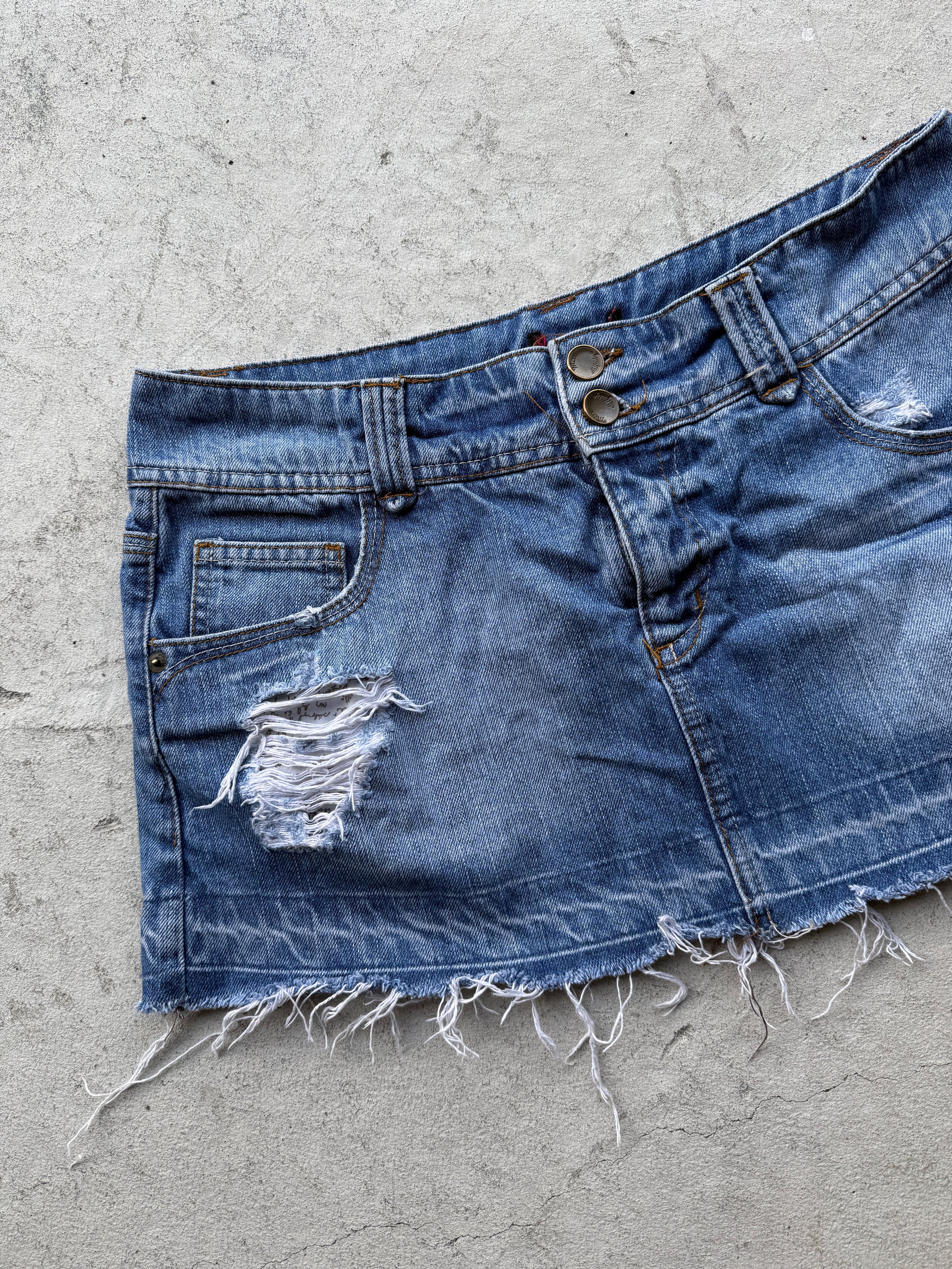 00's Denim distressed micro mini • Size 8