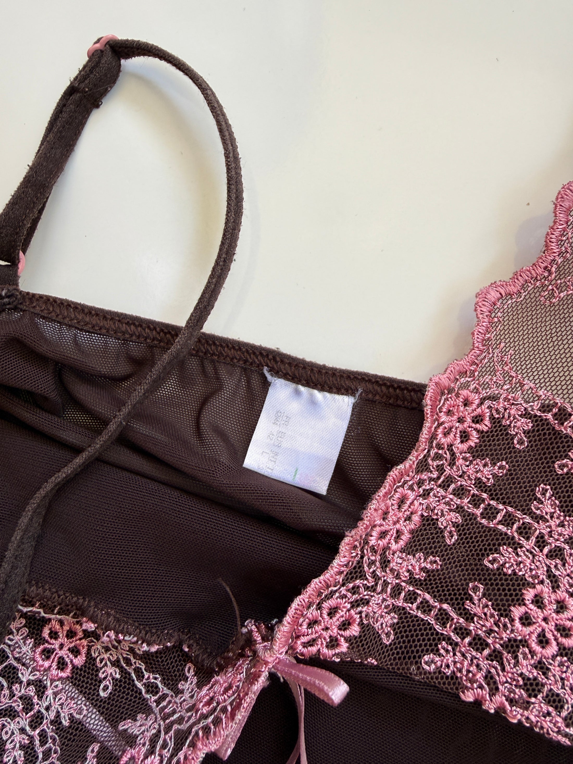 00's Brown pink mesh embroidered cami • Size M