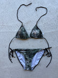 Load image into Gallery viewer, 00's Snake print bikini • Size M
