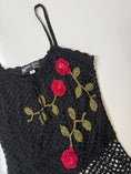 Load image into Gallery viewer, 00's Crochet beaded rose cami • Size XS/S
