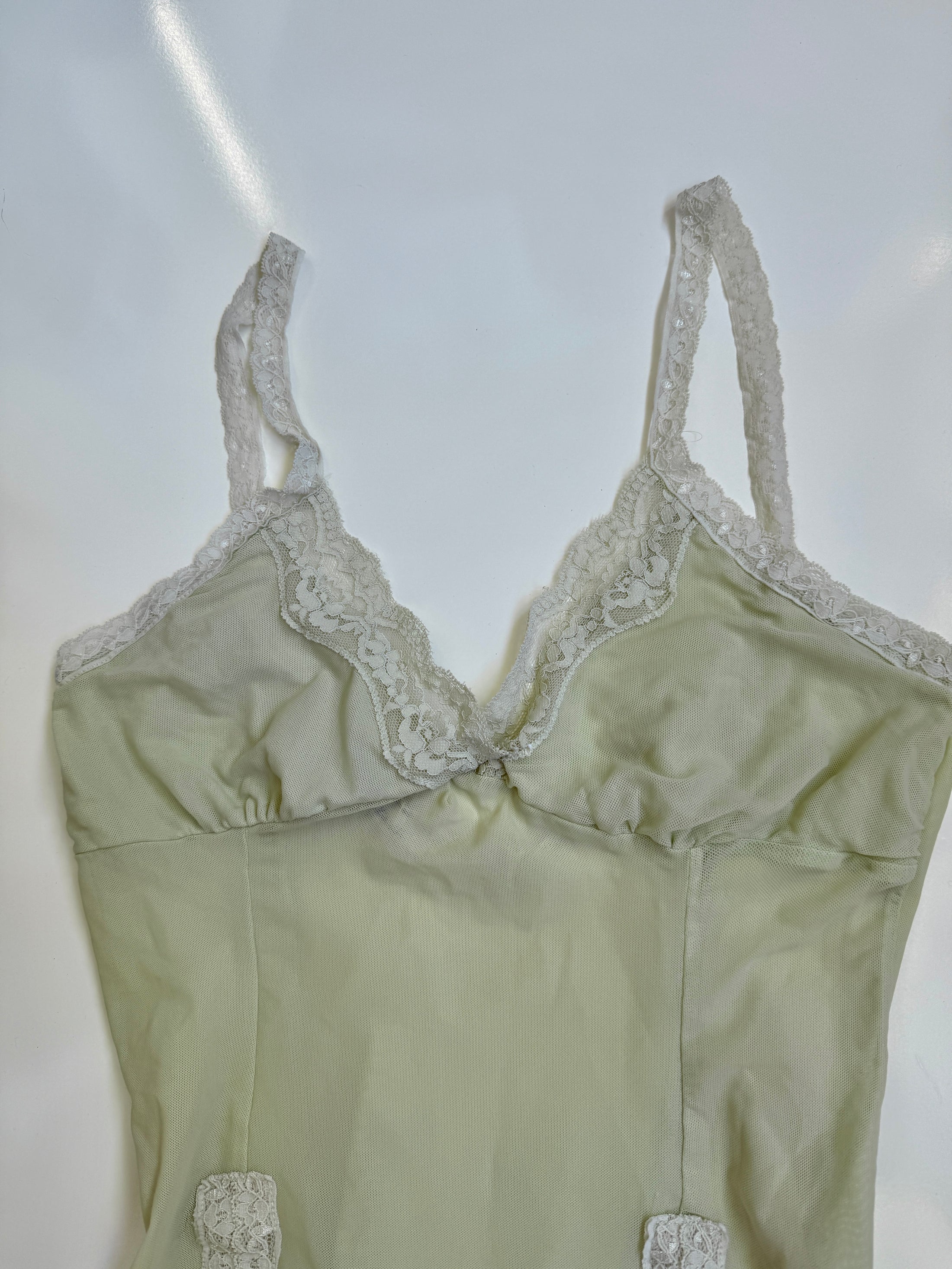 00's Pale green mesh/lace cami • Size S
