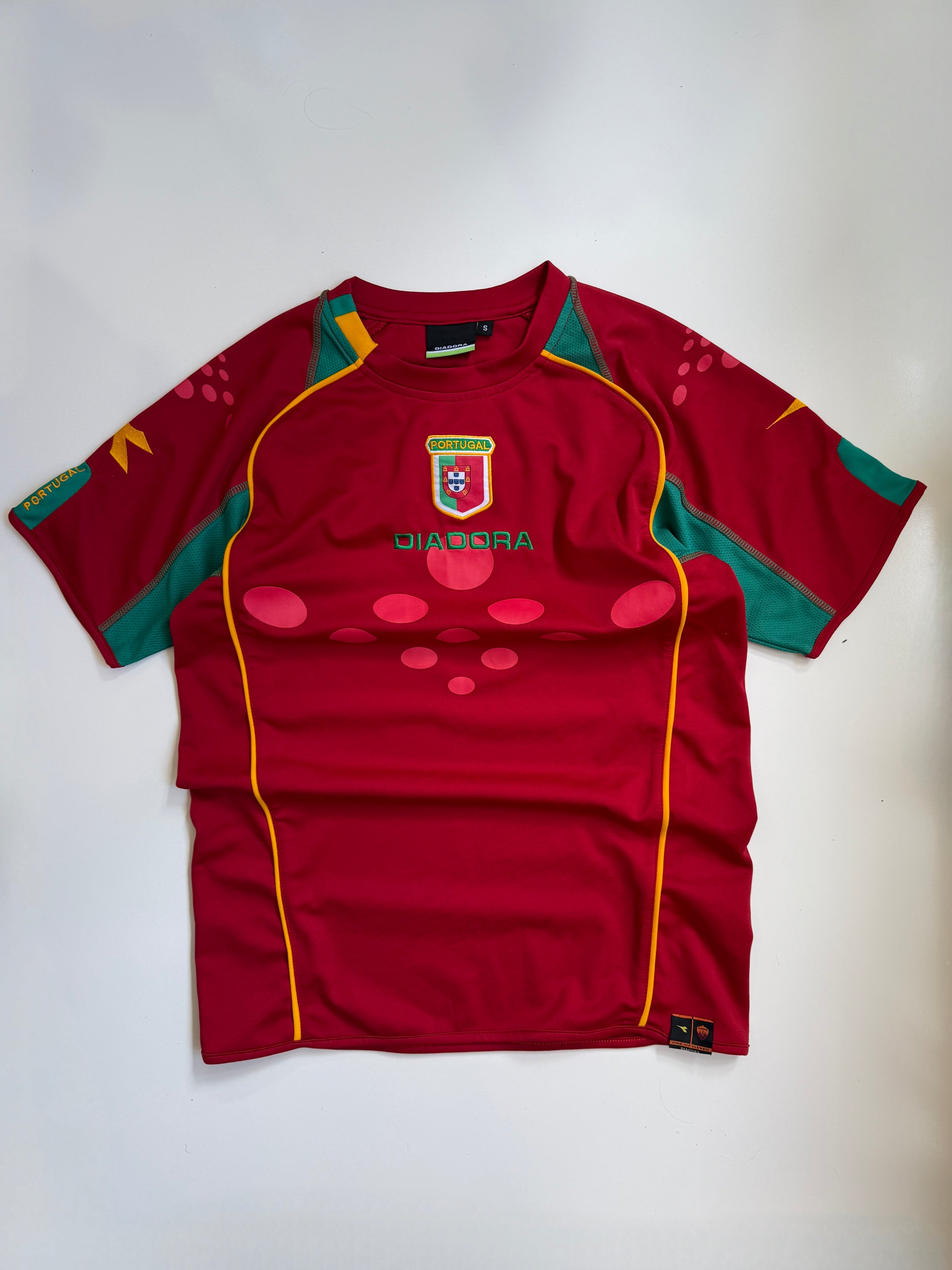 00's Diadora Portugal football jersey • Size S