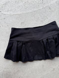 Load image into Gallery viewer, 00's STR Paris pleat mini w silver belt detail • Size 8

