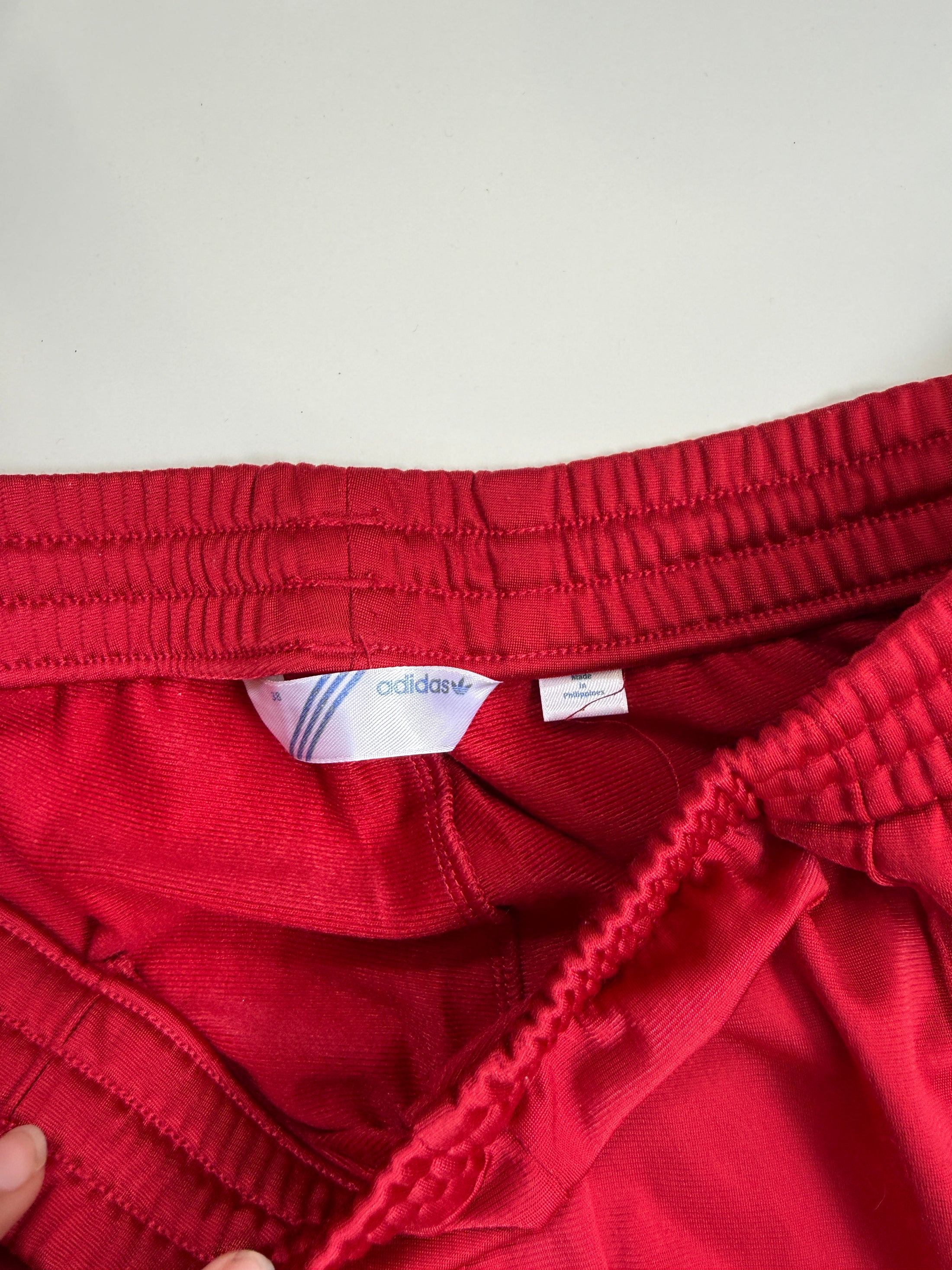 00's Adidas red 3-stripe track pants *petite • Size M