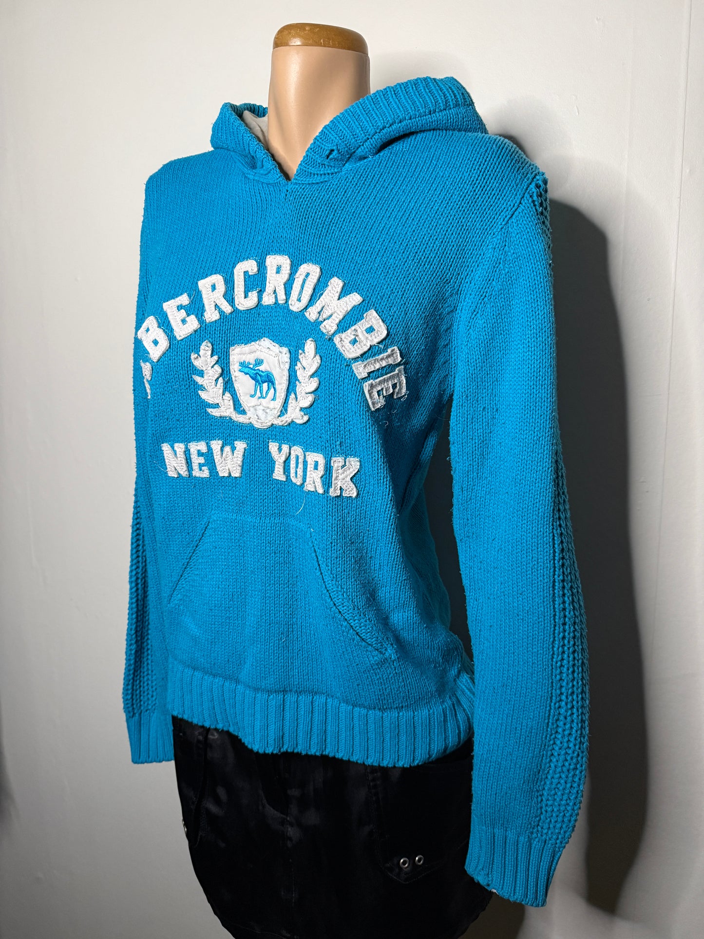 00's Abercrombie & Fitch embroidered knit hoodie • Size M
