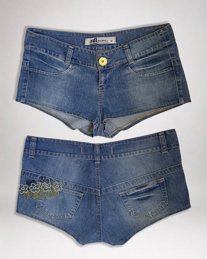 00's Embroidered denim micro shorts • Size 10