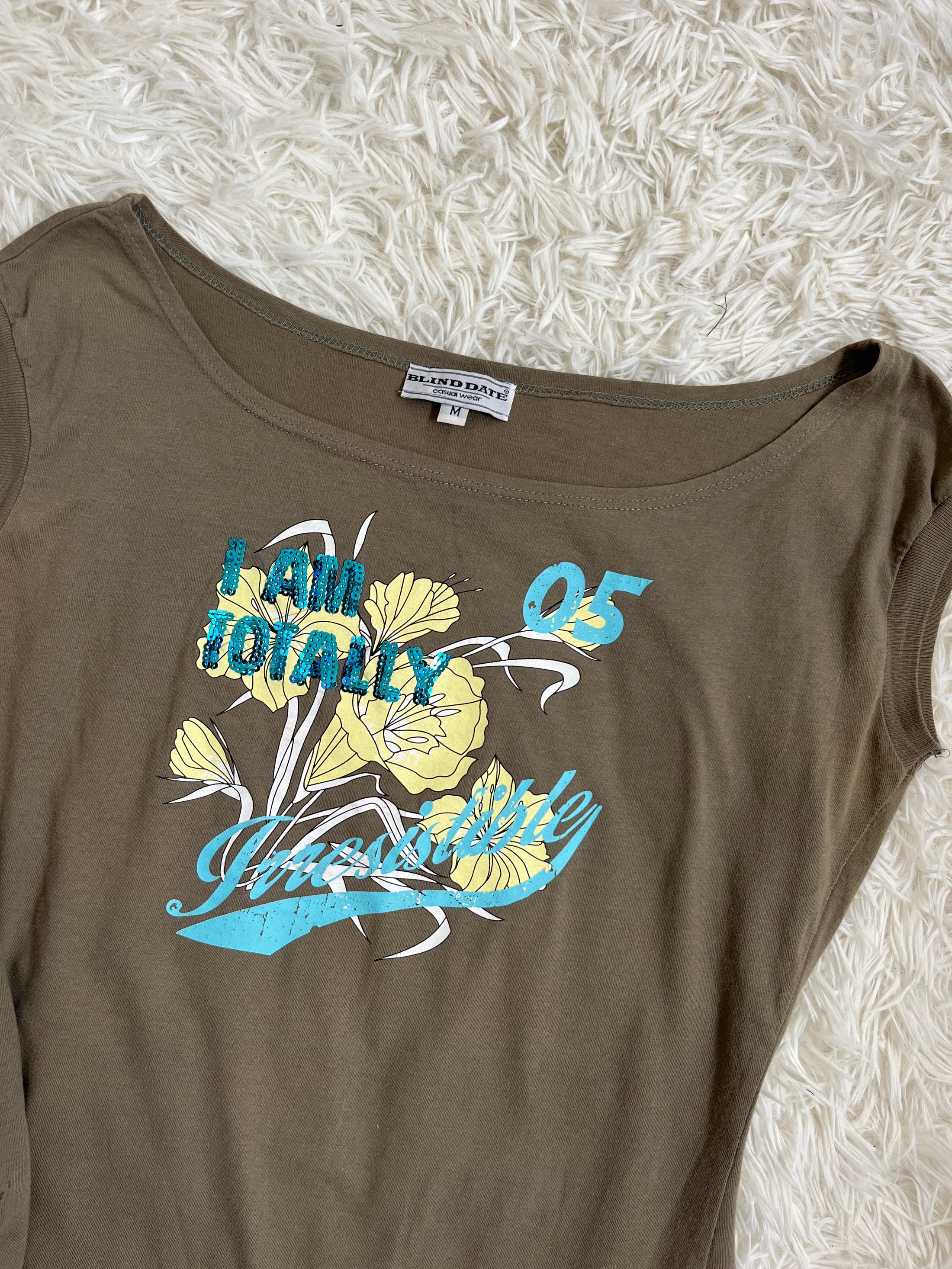 00's "I'm totally irresistible" khaki sequin baby tee