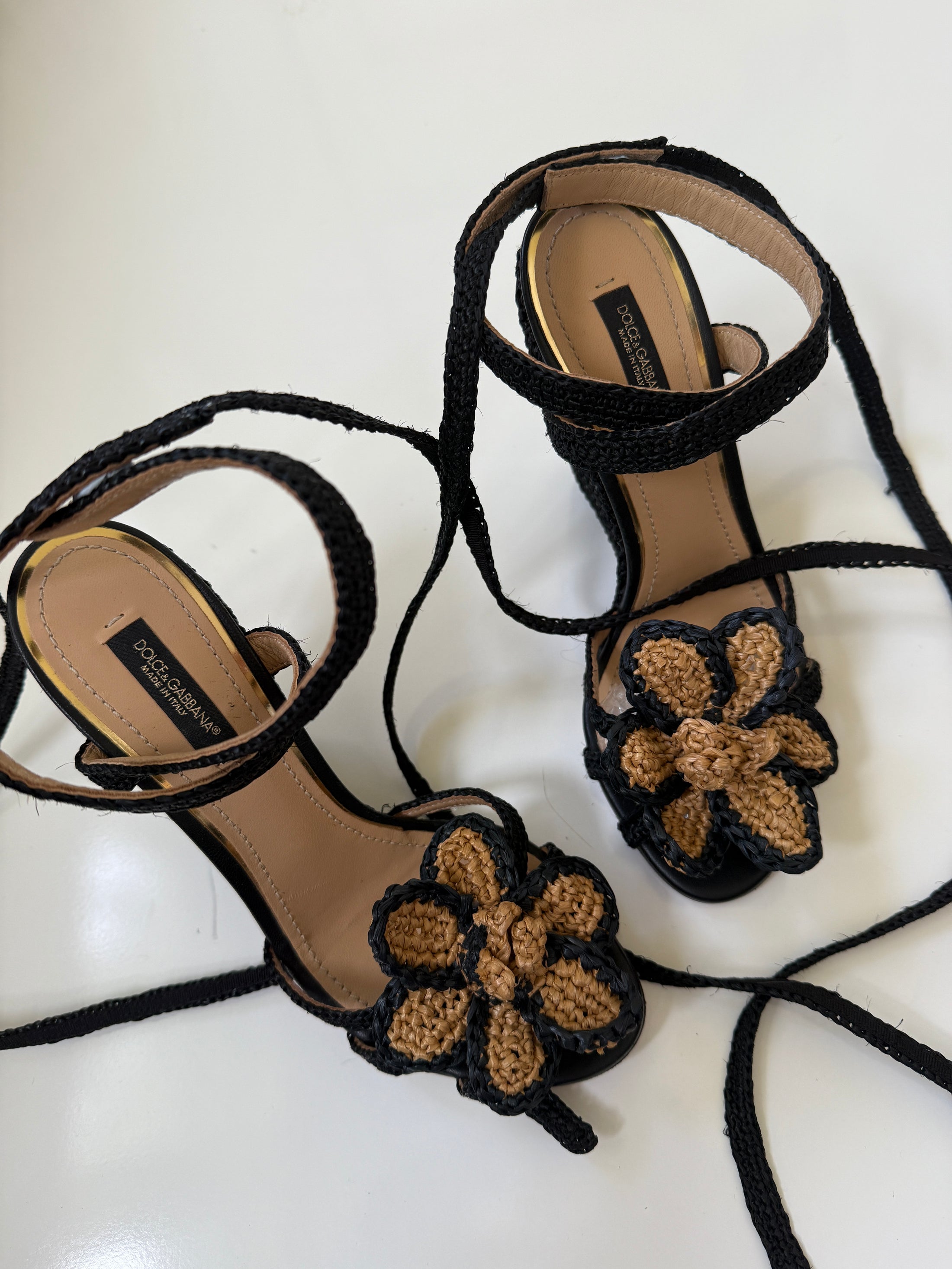 00’s Dolce & Gabbana crochet flower lace up wedges • Size 37