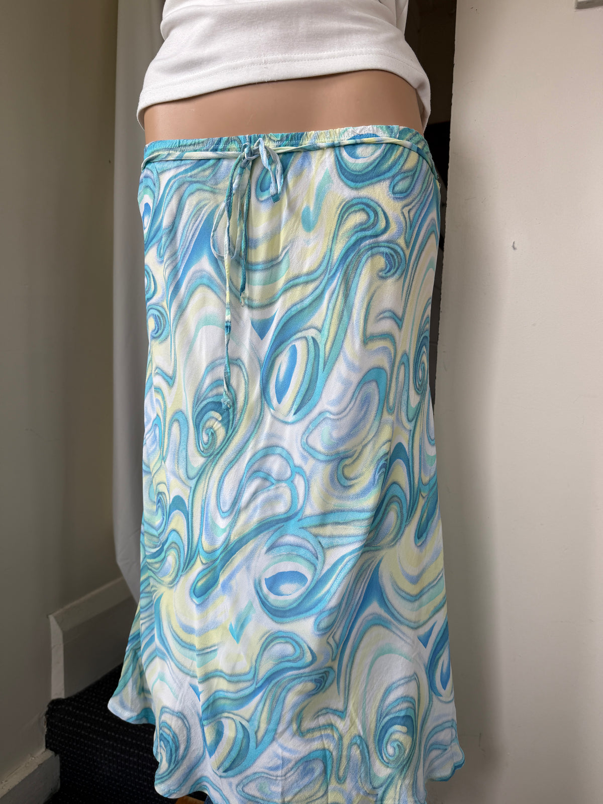 00's Swirl pattern midi skirt • Size M/L