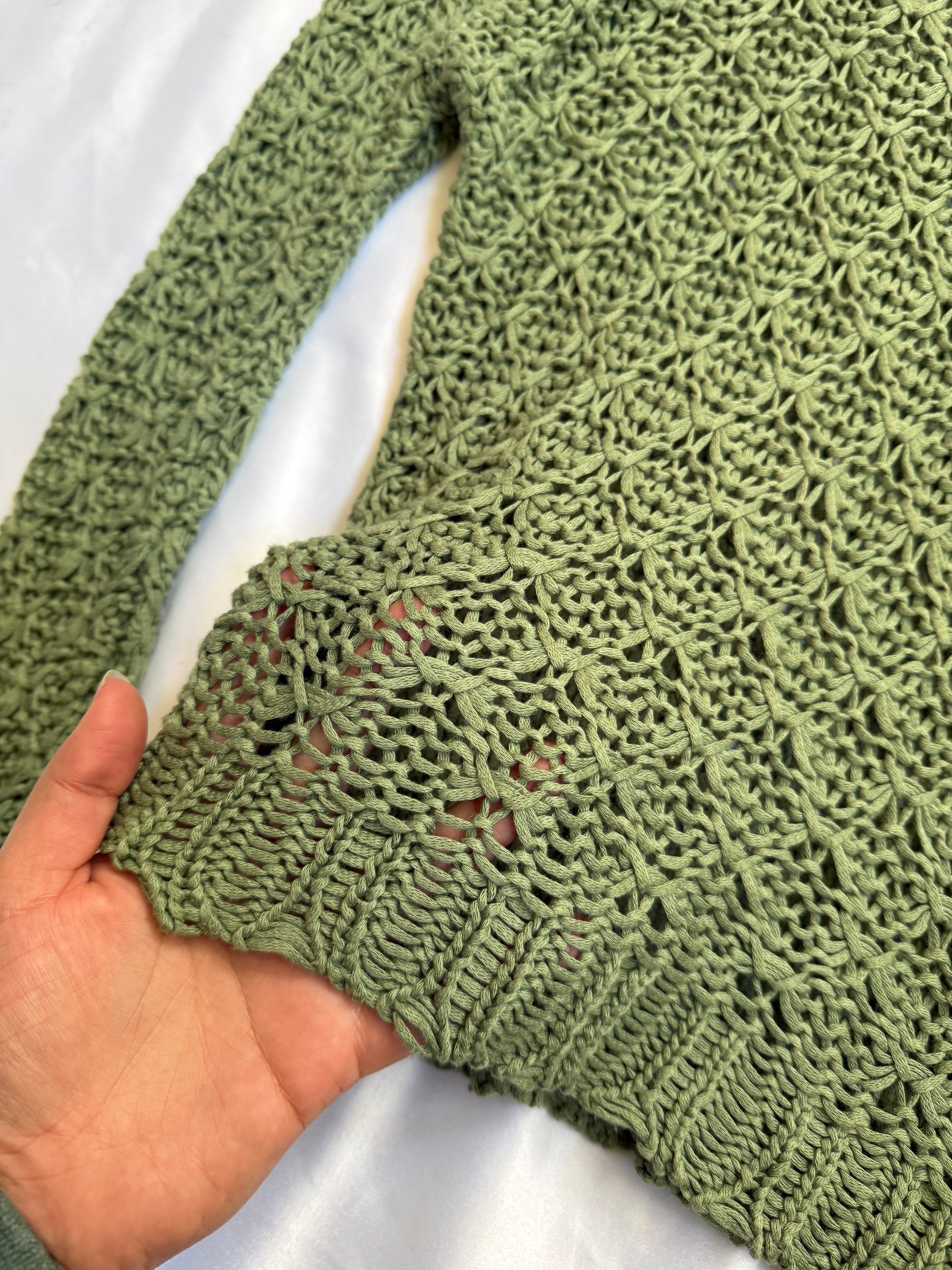 00's khaki crochet off shoulder knit