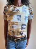 Load image into Gallery viewer, 00's Mesh photo print baby tee • Size M
