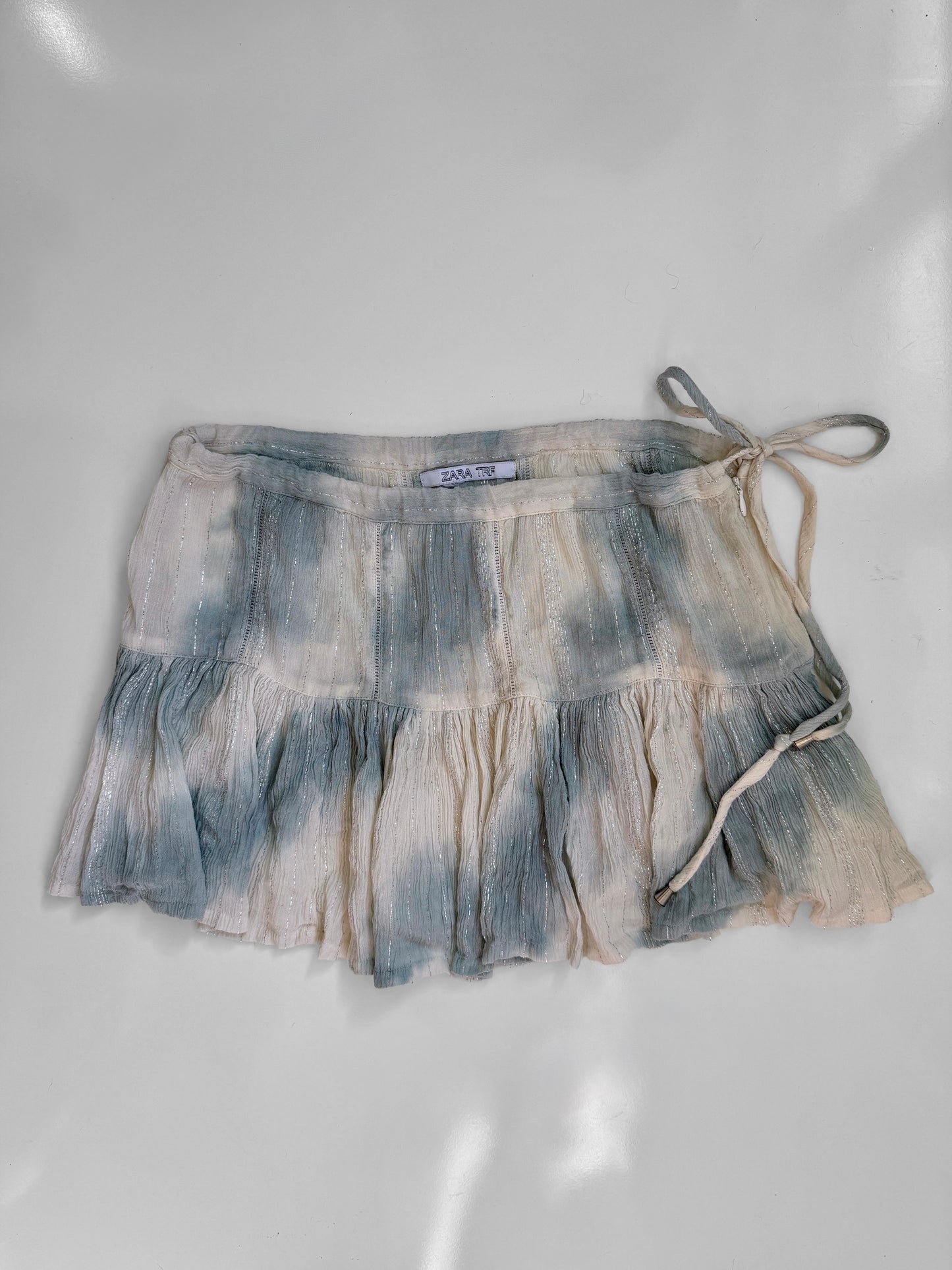 00's Zara flowy mini skirt w glitter stitching • Size 8