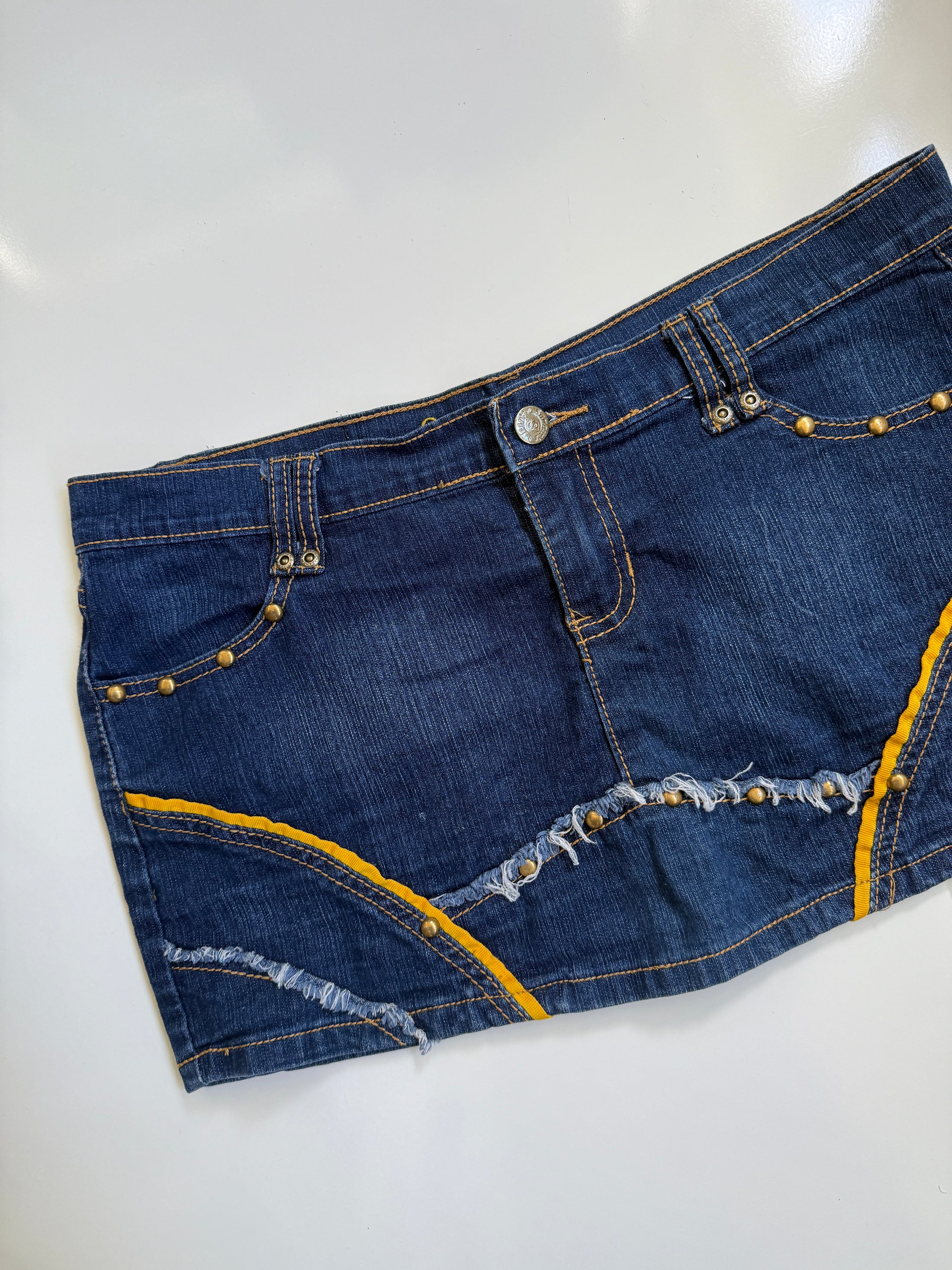 00's Studded denim micro mini w embroidered back pockets • Size 10
