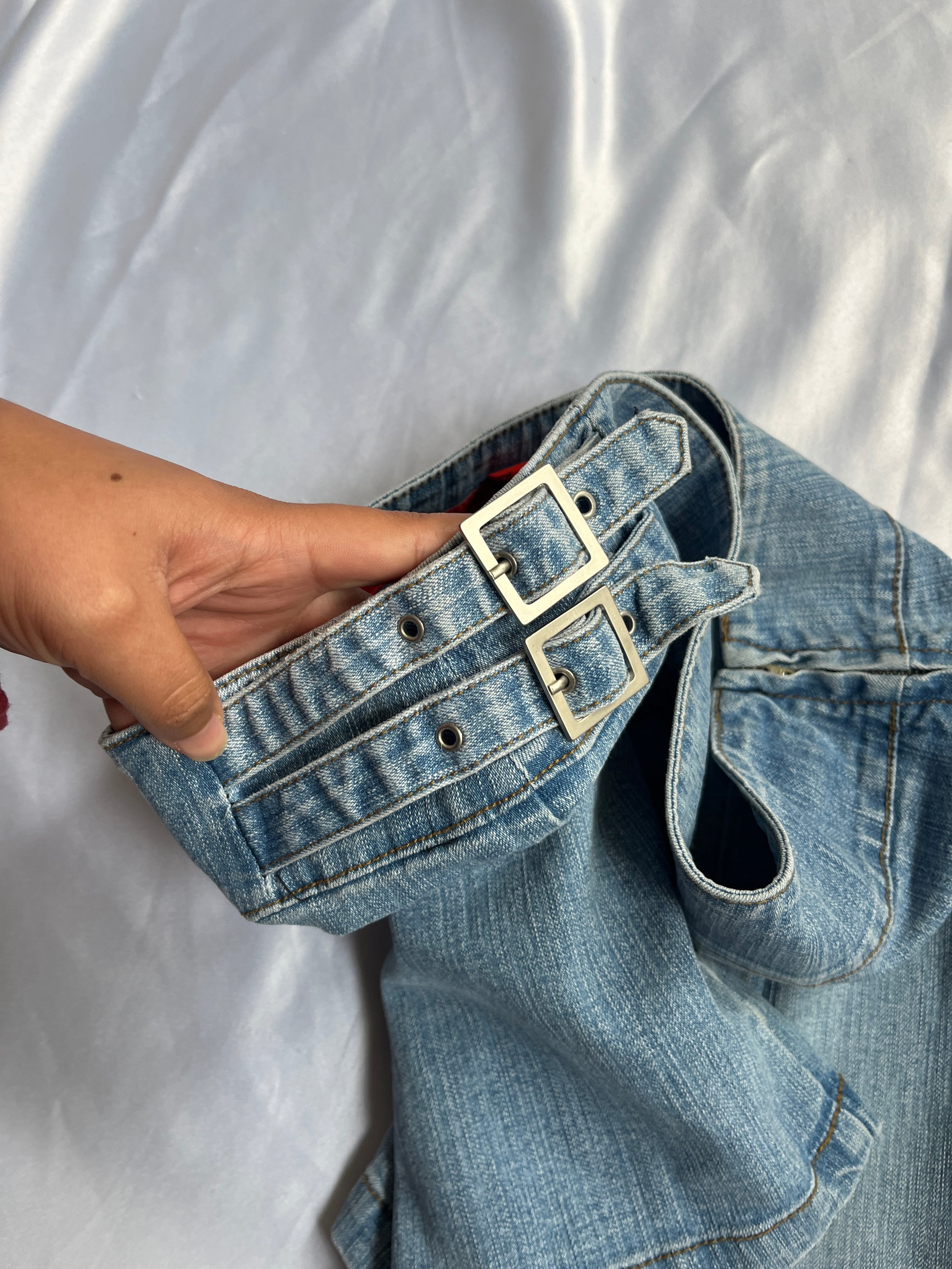 00's Fishbone denim pleat mini w buckles