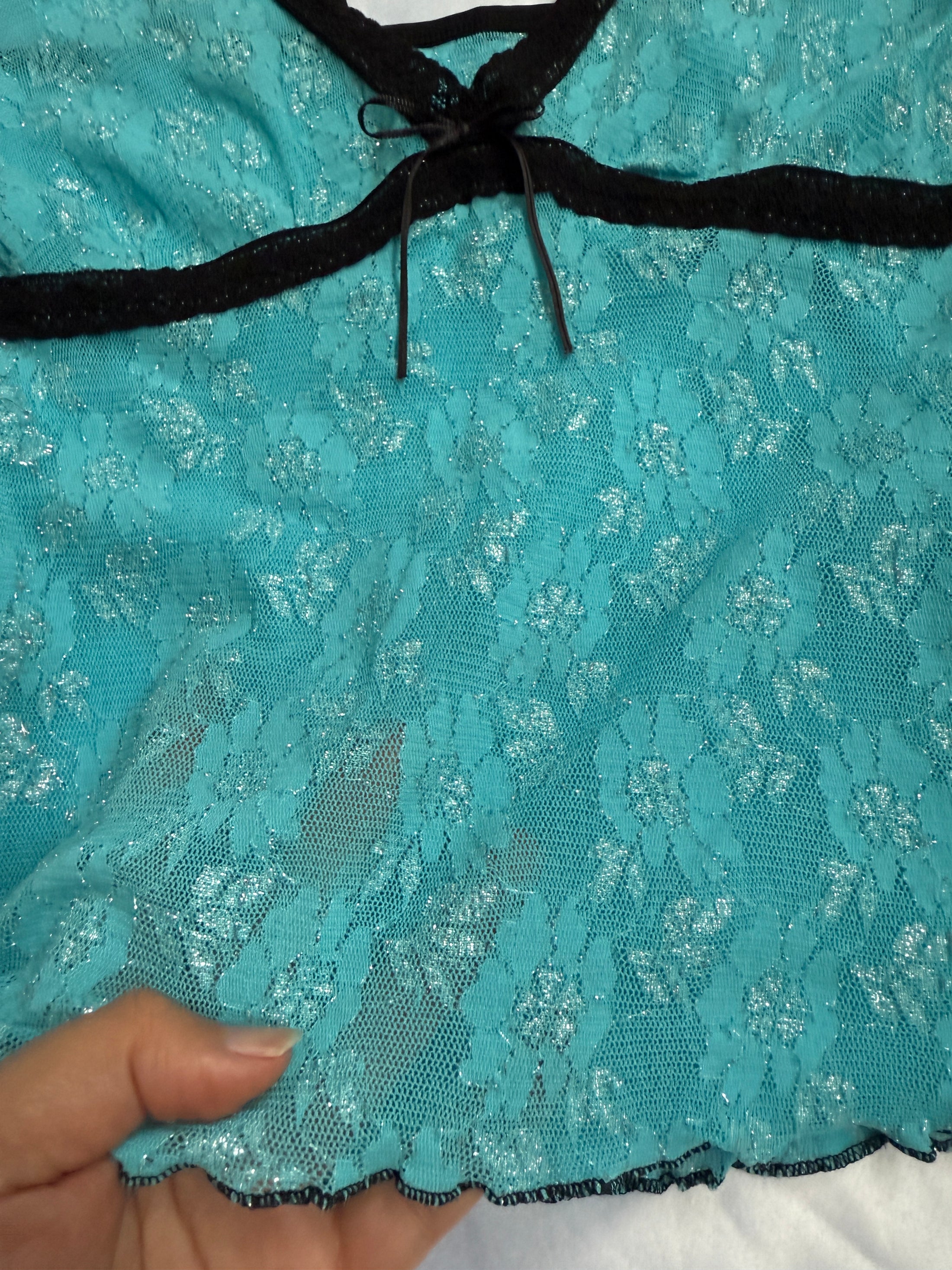 00's Shimmery lace cami