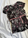 Load image into Gallery viewer, 00's Next flower ribbon tie back top
