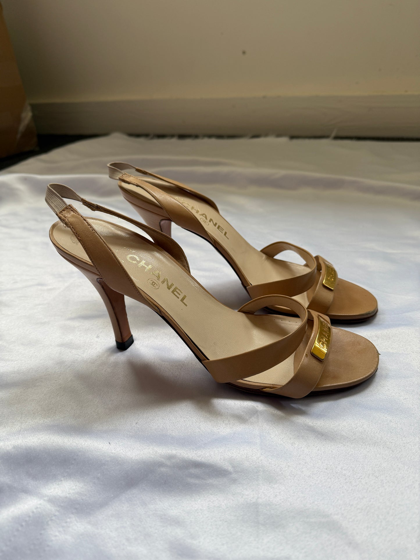 00's Chanel tan leather strappy heels • Size EU 39