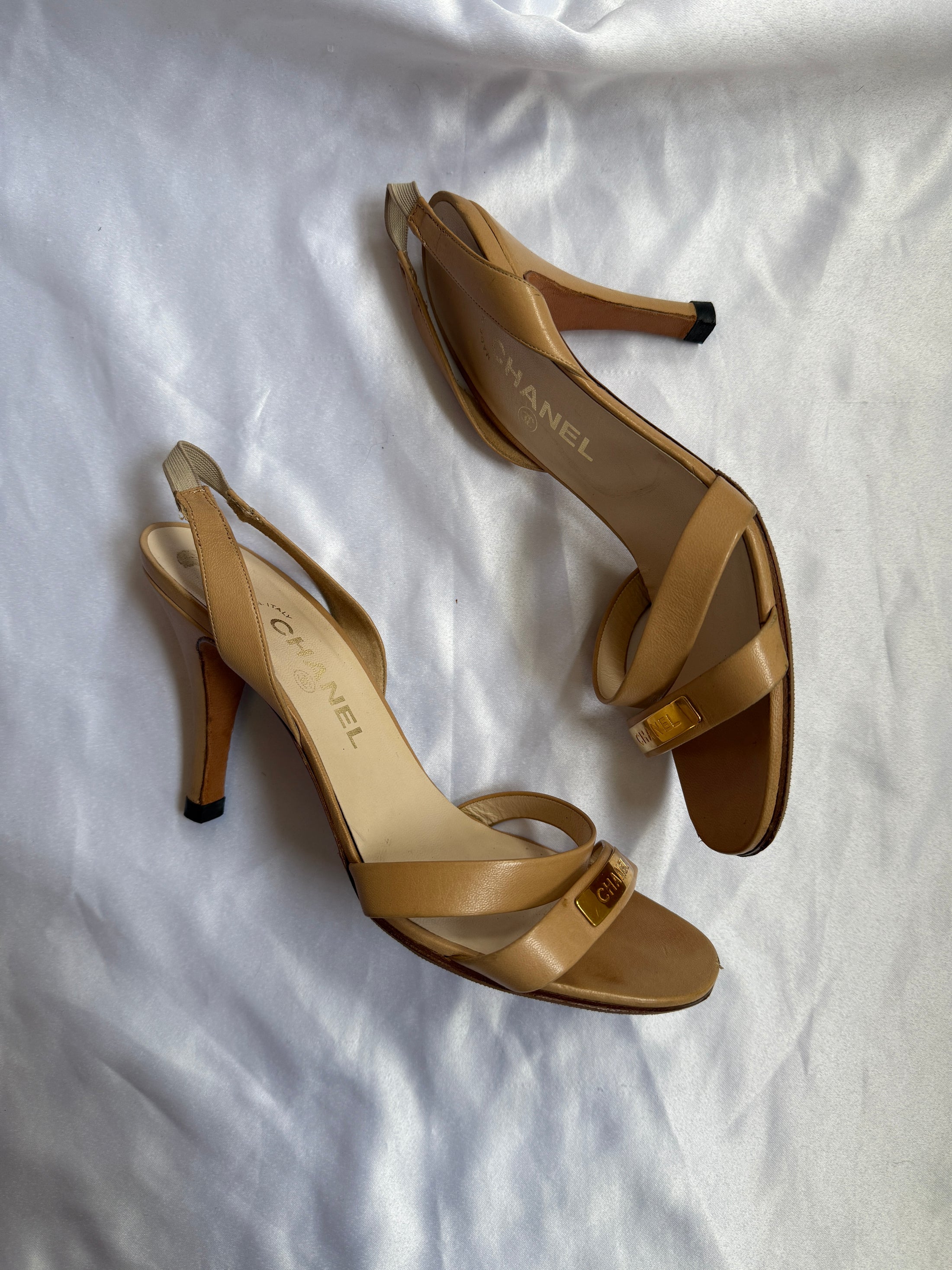 00's Chanel tan leather strappy heels • Size EU 39