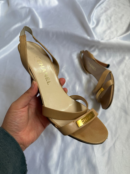 00's Chanel tan leather strappy heels • Size EU 39