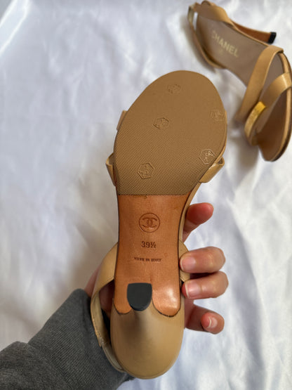 00's Chanel tan leather strappy heels • Size EU 39