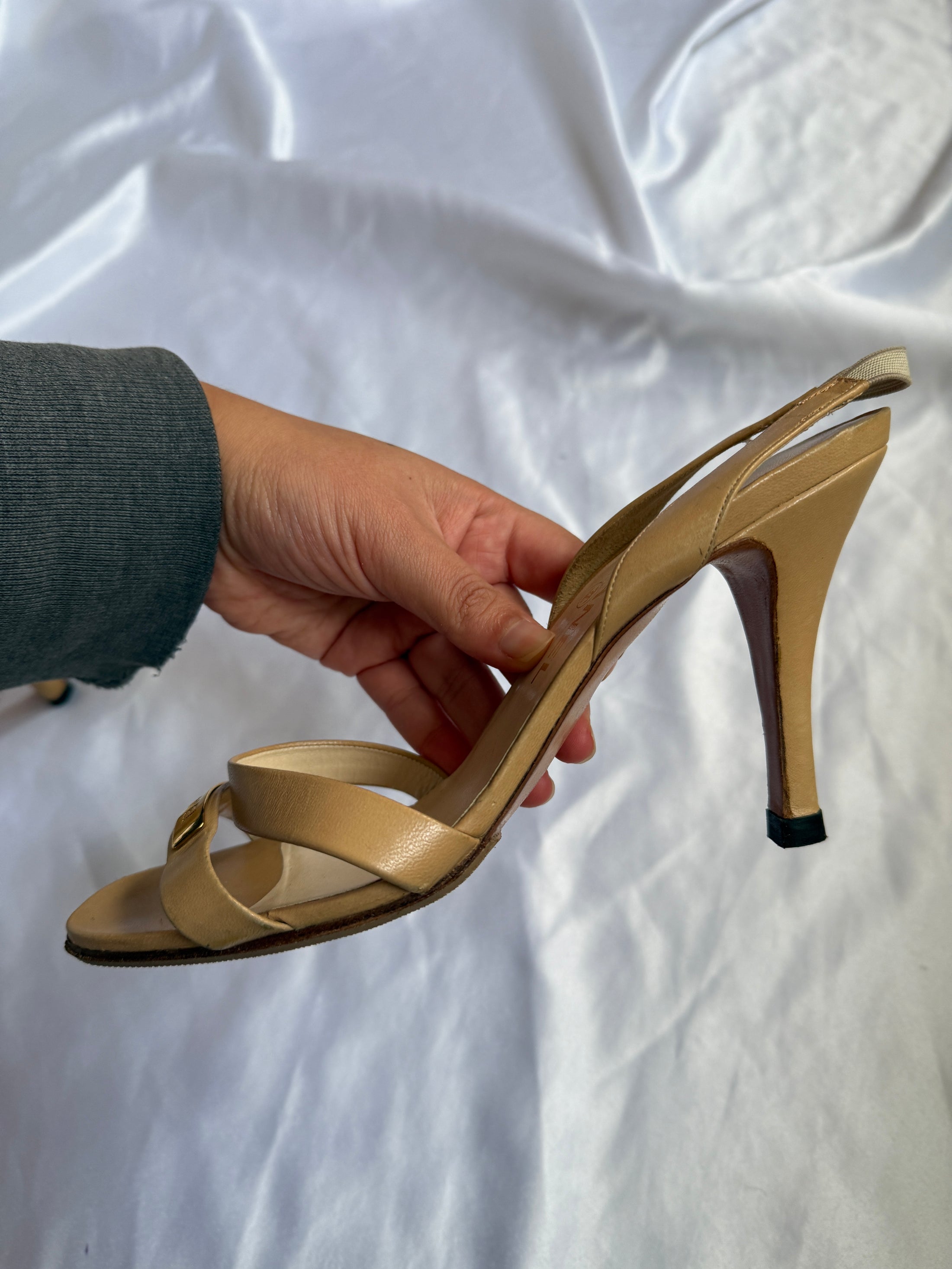 00's Chanel tan leather strappy heels • Size EU 39
