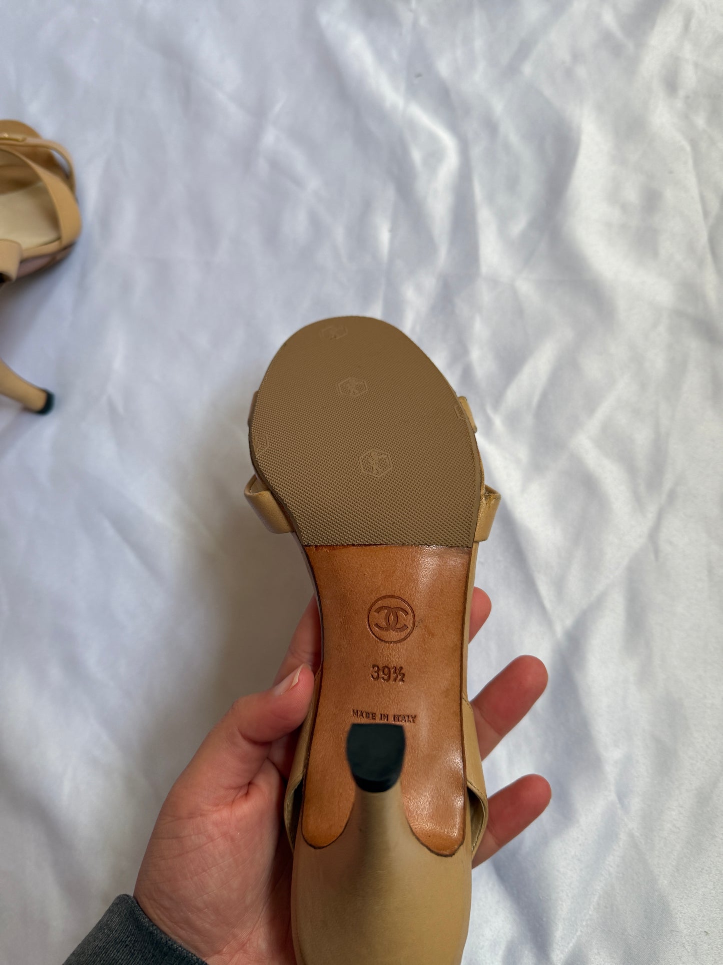 00's Chanel tan leather strappy heels • Size EU 39