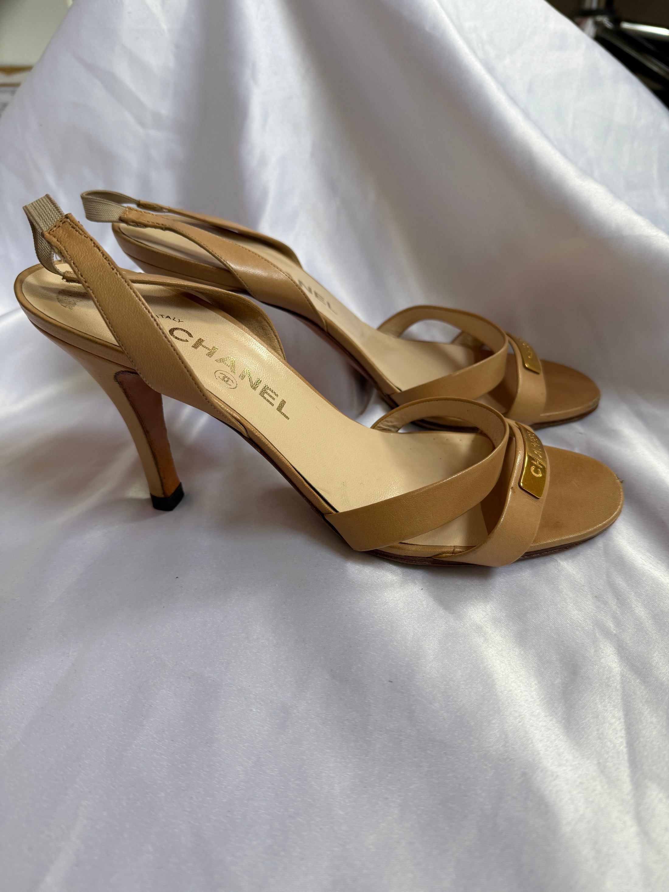 00's Chanel tan leather strappy heels • Size EU 39
