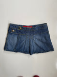 Load image into Gallery viewer, 00's Favori jeans denim pleat mini • Size 6
