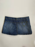 Load image into Gallery viewer, 00's Favori jeans denim pleat mini • Size 6
