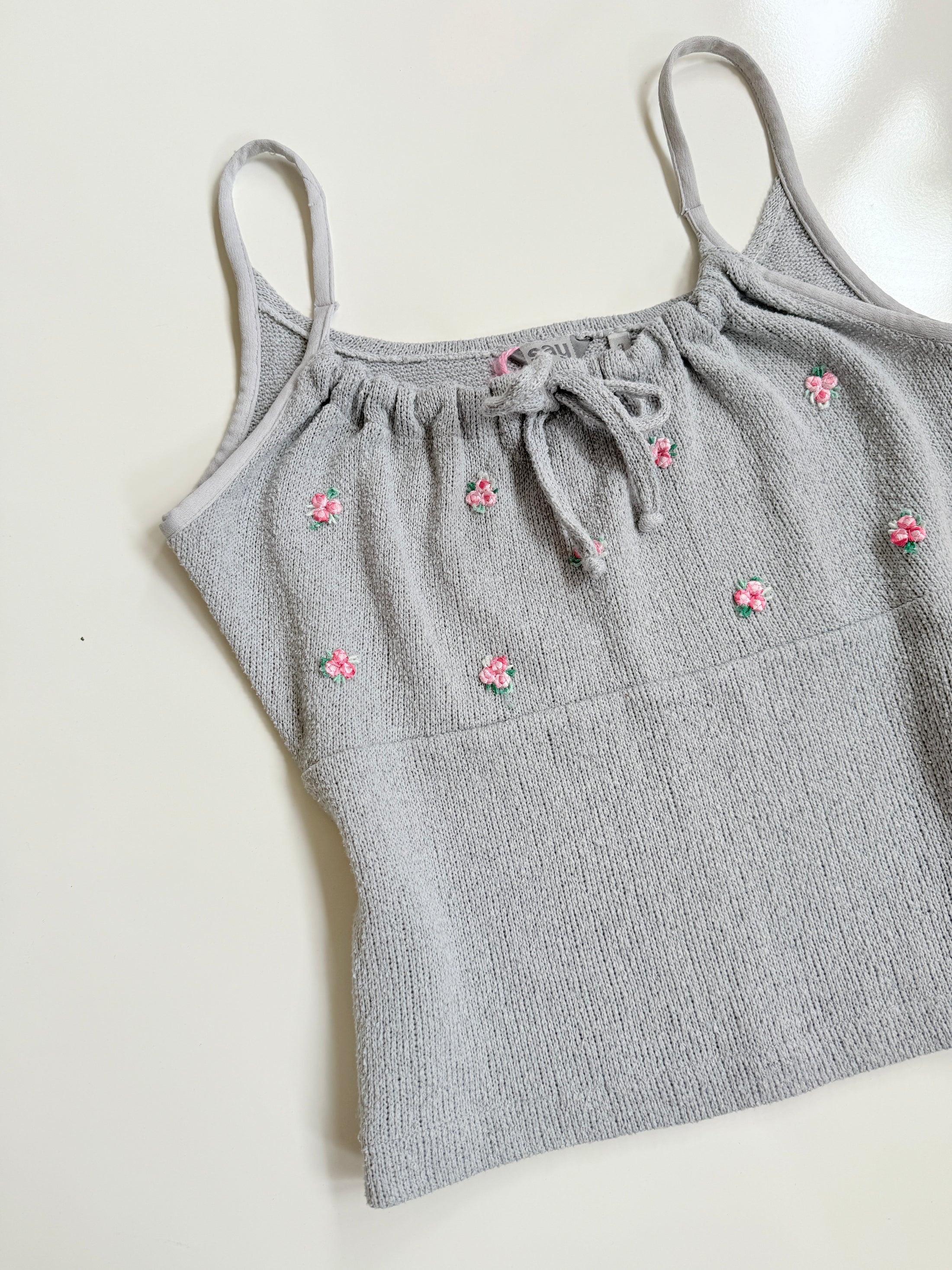 00's SAY knit cami w flower embroidery • Size M