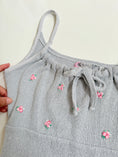 Load image into Gallery viewer, 00's SAY knit cami w flower embroidery • Size M
